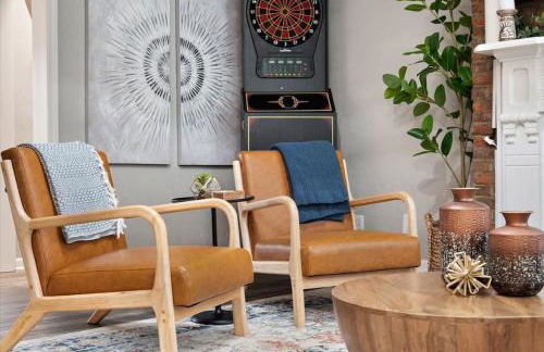 Cozy Southside Pitt home w/ Pool Table +Yard - Foto 16