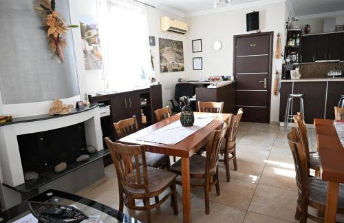 Anestis Studios - Photo 62