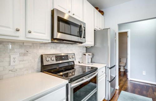 Community Pool and Private Balcony Chic Lewes Gem - Foto 11