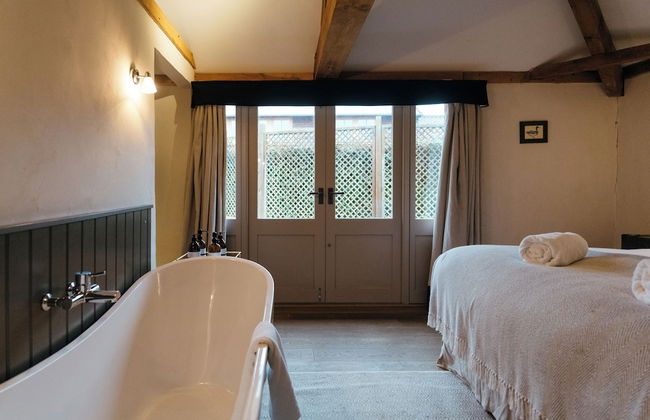 Retreat East - Photo 45