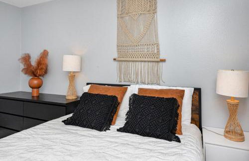 NEW! Palm Harbor Hideaway - Beautiful, Spacious 4BR Home with Amazing Pool - Foto 24