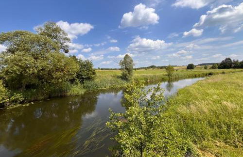 Leszczynowy domek nad jeziorem - Foto 2