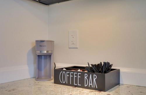 3 Mi to Main St and Beach Coastal Cape Cod Escape! - Foto 10