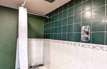 3-Bed, Sleeps 6, 1 Bath, Parking, WiFi - Foto 7