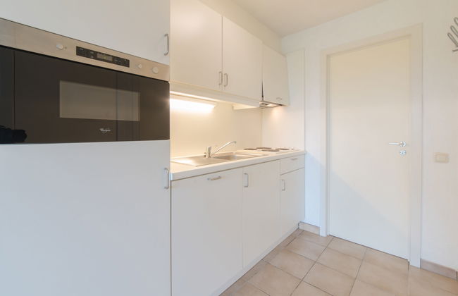 2 bedroom Apartment in De Haan with swimming pool and garden - Photo 3