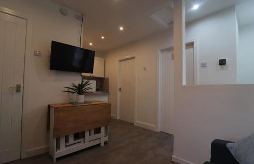 Cosy two bedroom first floor apartment - Photo 9