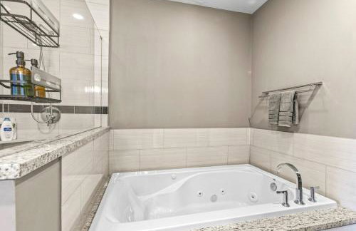 Gorgeous Property Near Convention Center - Foto 6