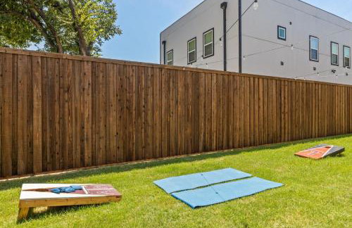 Luxury Getaway Near AT&T Stadium - 4BR Entire House-Hot Tub & Arcade - Foto 57