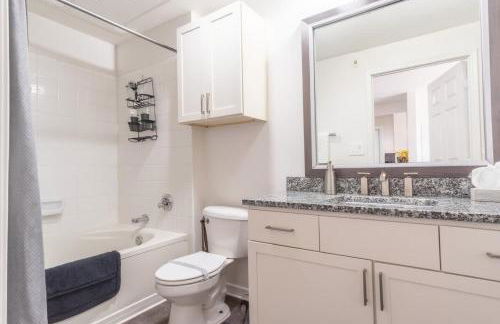 Boulevard Stays Comfy King 1BR Pool Gym & Free Parking 05 - Foto 19