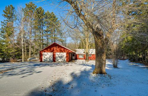 Lakefront Townsend Cabin with Fire Pit and Dock! - Foto 28
