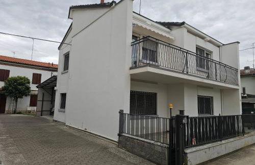 Casa Luminosa Lugo, 3 appartamenti indipendenti, zona tranquilla, parcheggio libero - Foto 5