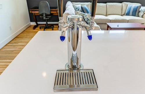 12 South Neighborhood Home with Modern Flair! - Foto 10