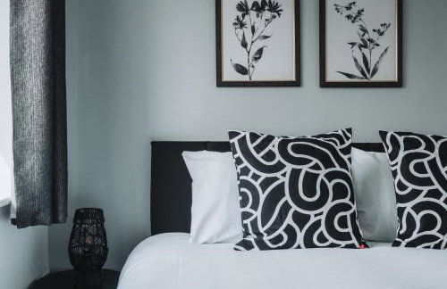 Modern & comfortable 4 bed house - Photo 29