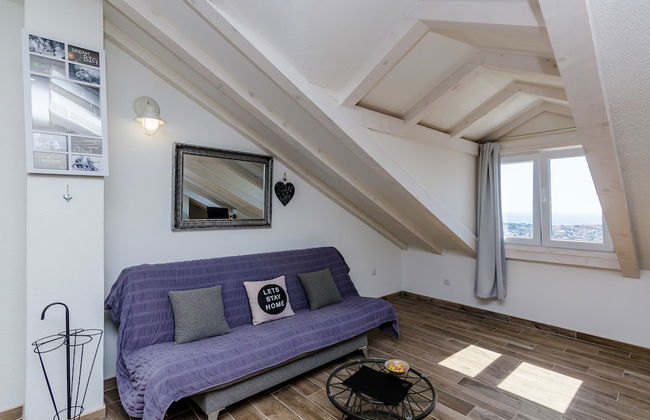 Apartments Life - Photo 21