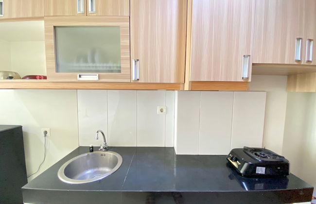 Stylish & Comfy Studio at Dago Suites Apartment - Photo 6