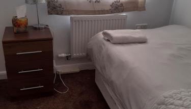 3 Bed House - Sleeps 4 - Parking - Wifi - Foto 2
