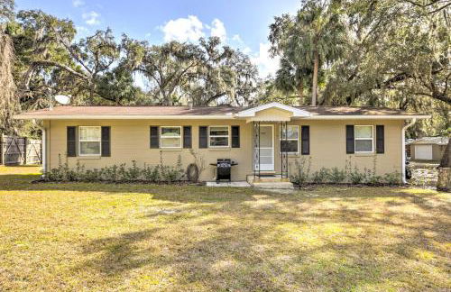 Less Than 1 Mi to Lake Weir Quiet Summerfield Getaway - Foto 2