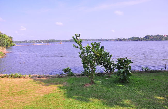 Serenity Lake Front Villa - Foto 70