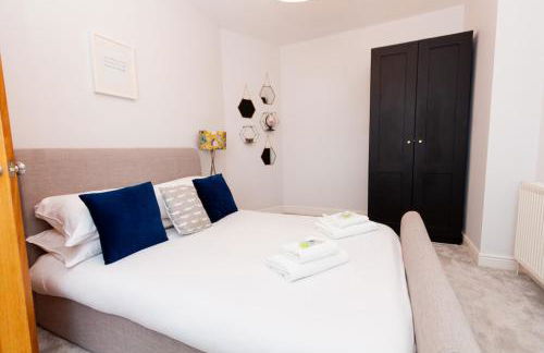 Charming Getaway - 3BR Home in the Heart of Chester - Photo 29