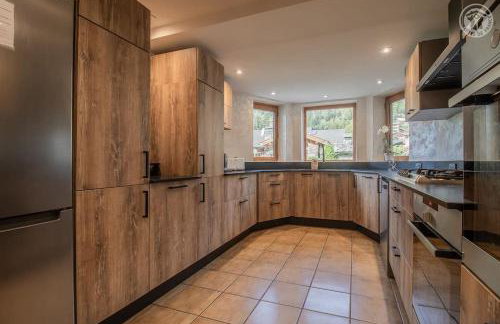 Spacieux Chalet 19pers, Piscine, Jacuzzi, Sauna & Salle de Jeux - Foto 4