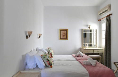 Hara Studios and Apartments - Photo 22