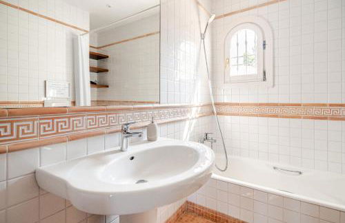 Gigantische Villa mit Meerblick, Panoramablick & Pool-Oase - Foto 20