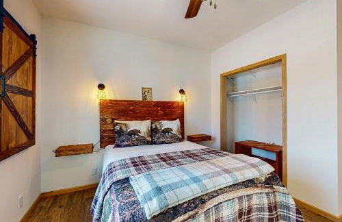 The Lake House - Photo 12