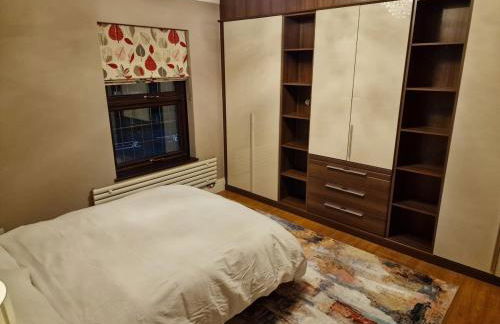 5 Bed 5 Bath Luxury Home Near Heathrow Free Parking - Foto 25