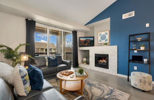 Timberline Retreat - King Bed, Fireplace & Pool! - Foto 3