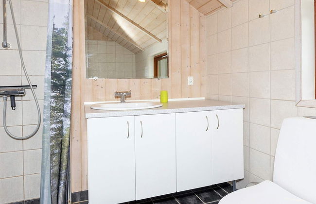 Peaceful Cottage in Ã˜ster Assels with Hot Tub - Photo 9