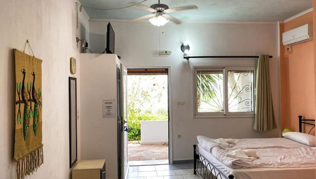 Snug Apartment in Mpenitses With Shared Pool - Foto 4, Habitación