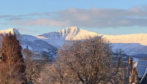Mountain Suite, Stunning Views, Brecon Beacons - Photo 1