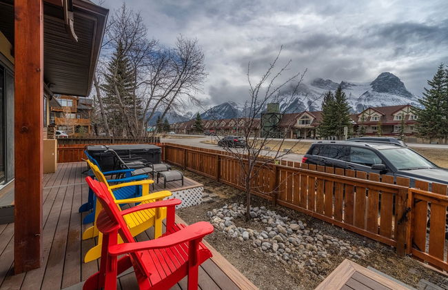 P1 - Private Hot Tub - 3 Bedroom Home - Mountain View - Photo 32