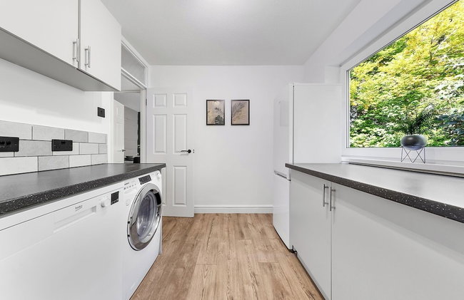 2BR Flat, Free Parking, Close to Airport & Centre - Foto 77