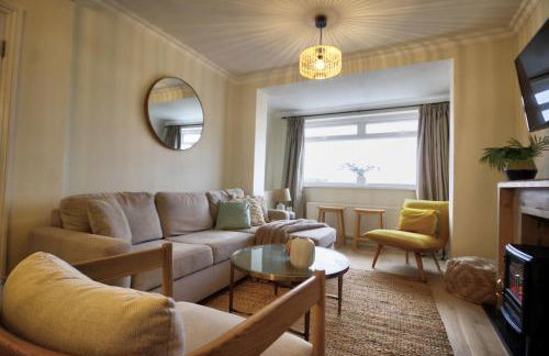 Amazing sea views and hot tub - Photo 5