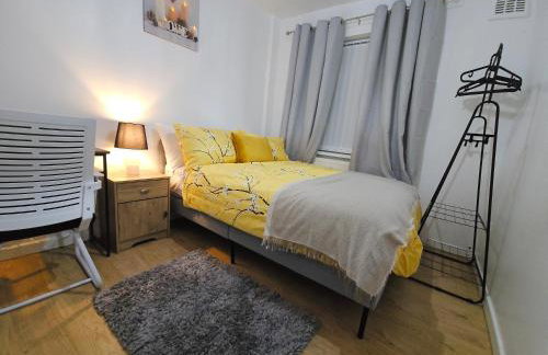 Glebe House - 2 Bedroom Luxury House that sleeps 6, with Free Private Parking, Easy Access to City Centre, and Near the Motorway - Photo 26