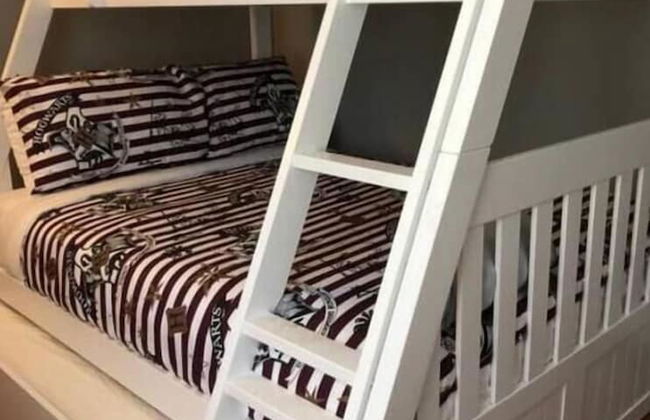 6149 Sandcrest · Next TO Universal. 8 Beds. Pool. Very Clean - Photo 15