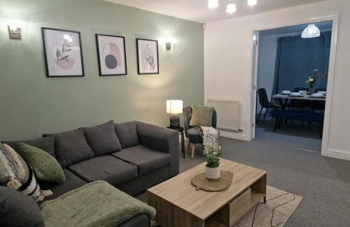 Superb & Beautiful Stourport Home with 7 Beds by PureStay - Foto 27