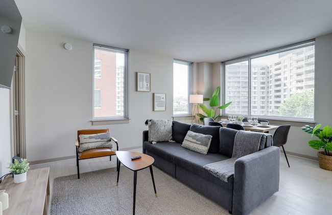 Cozy Condo Crystal City Rooftop - Photo 20