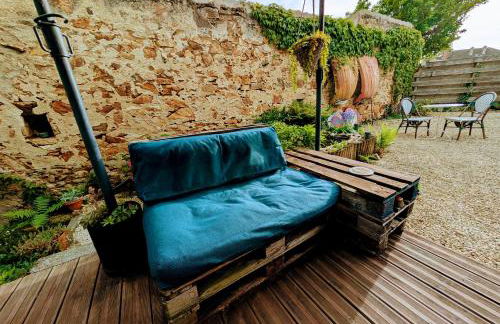 Garage Number 9 Private Urban Loft Apartment with Jacuzzi in Le Dorat - Foto 30