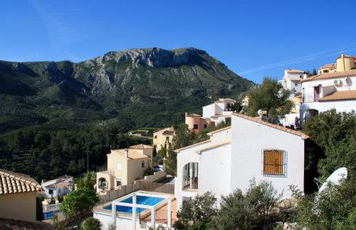 Peaceful Villa with Private Pool - Foto 35