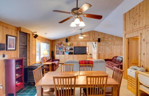 Minocqua Lakefront Cabin with Deck - Foto 11