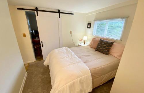 Convenient 2 Bedroom Home in TC - Foto 5