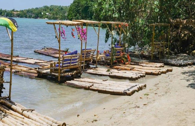 Chukka Ocean Outpost: Bamboo Rafting, Ocean Zipline and Quad Safari - Boleto con traslado - Foto 6