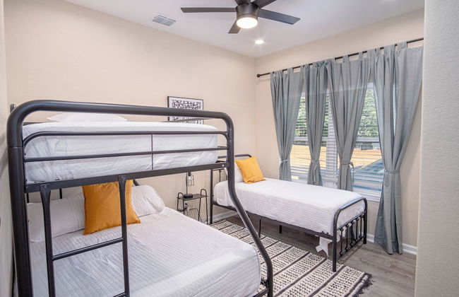 Beautiful Fenced 3BR 2BA Near Exciting Downtown - Foto 2