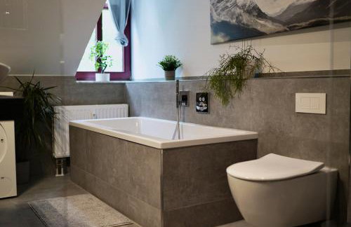 EDLER WOHNRAUM Noble Stadtoase mit Boxspringbett, Kaffeevollautomat & Parkplatz - Foto 17