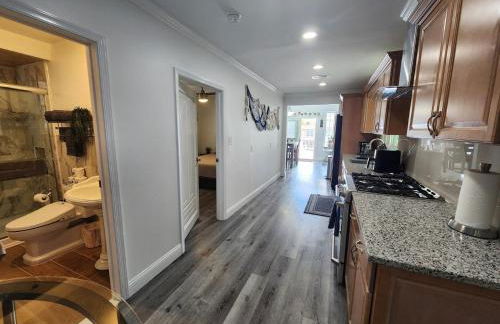 Lower Chelsea Lookout- On Water by Beach & Boards! - Foto 45