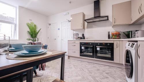 8 Bedroom, 8 En suite, 12 beds, Fast Wifi, Contractors, Parking - Foto 4