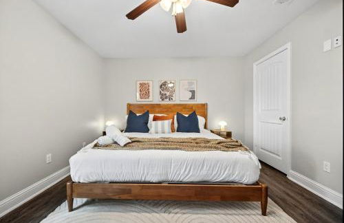 Walk to AT&T Stadium - Modern 2BR With Backyard - Foto 6