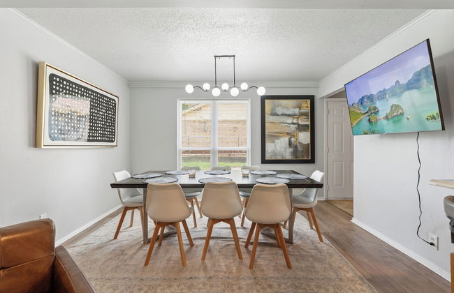 Spacious 8BR Modern Retreat Pool Table RV - Photo 8